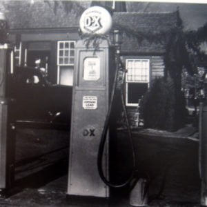 1930s DX Gas Station