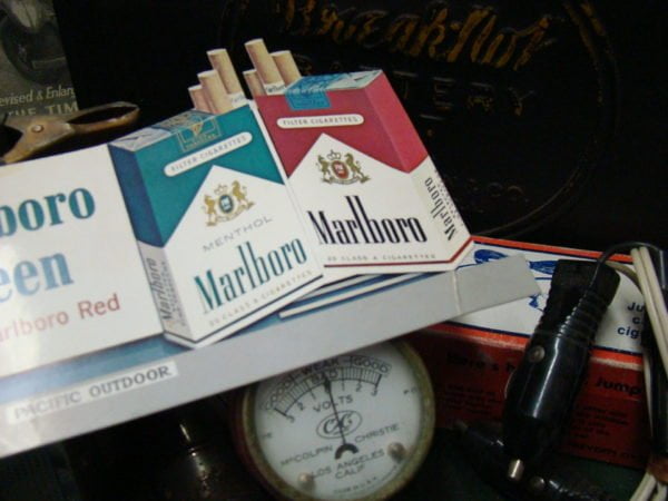 Try New Marlboro Menthol Green Cardboard Counter Display Right
