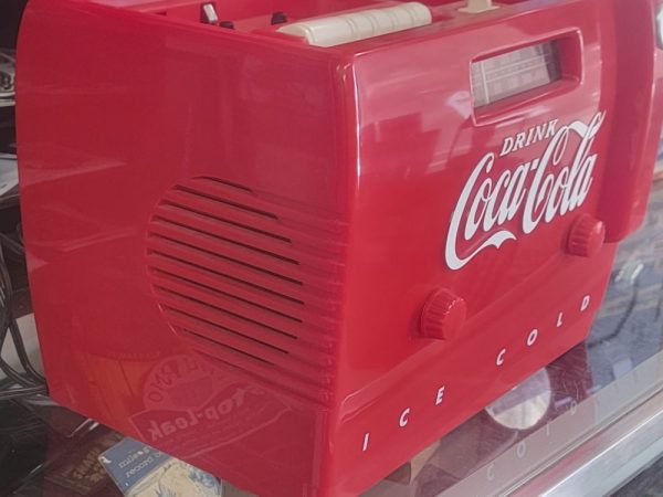 Old-Tyme Coca-Cola Cooler Radio Speaer