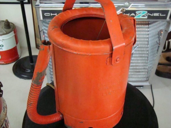 Red Swing Spout Can Top