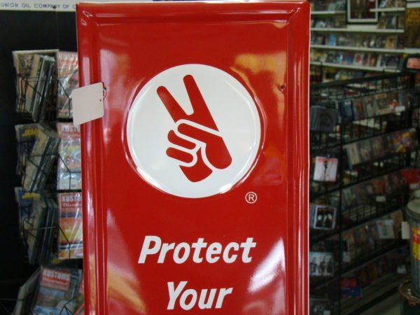 Kendall Motor Oil 'Protect Your Investment' Sign Top