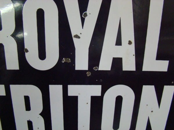 Union Royal Triton Motor Oil Porcelain Sign Middle