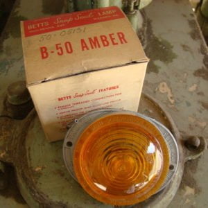 Betts Snap Seal B-50 Amber Lamp, New Old Stock