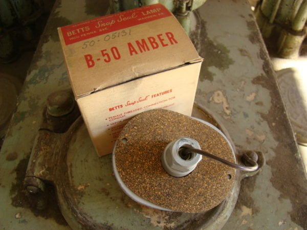 Betts Snap Seal B-50 Amber Lamp Back