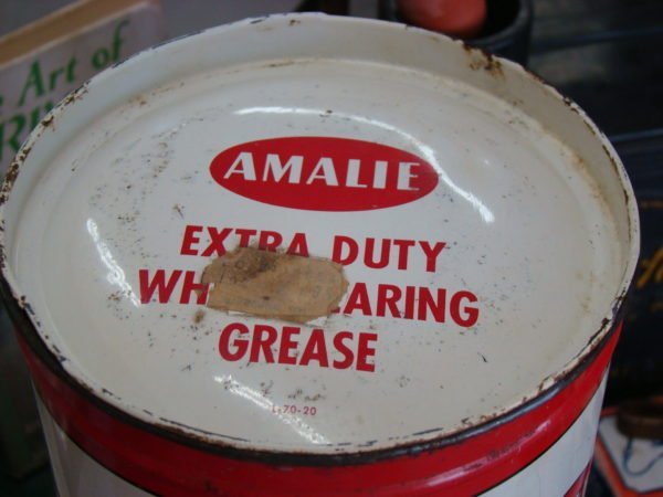 Amalie Extra Heavy Duty Wheel Bearing Grease Can, 5 Pound Top