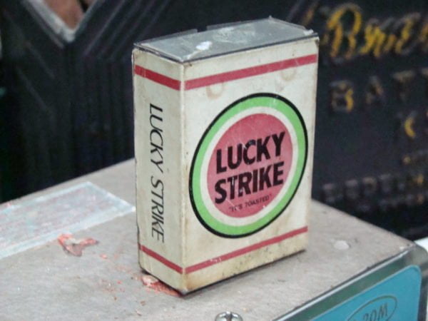 Lucky Strike Cigarettes Pocket/Travel Ashtray Front