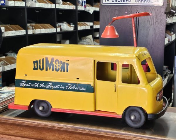 Roberts Dumont Television Sit Ride Delivery Truck 1950s