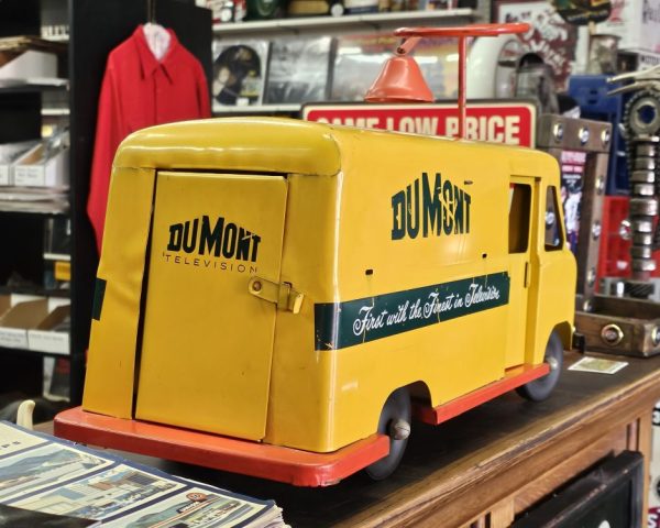 Roberts Dumont Television Sit & Ride Delivery Truck, 1950s Back