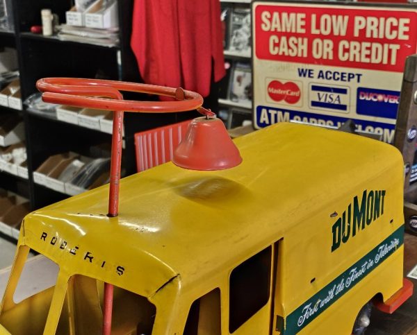 Roberts Dumont Television Sit & Ride Delivery Truck, 1950s ZSteering