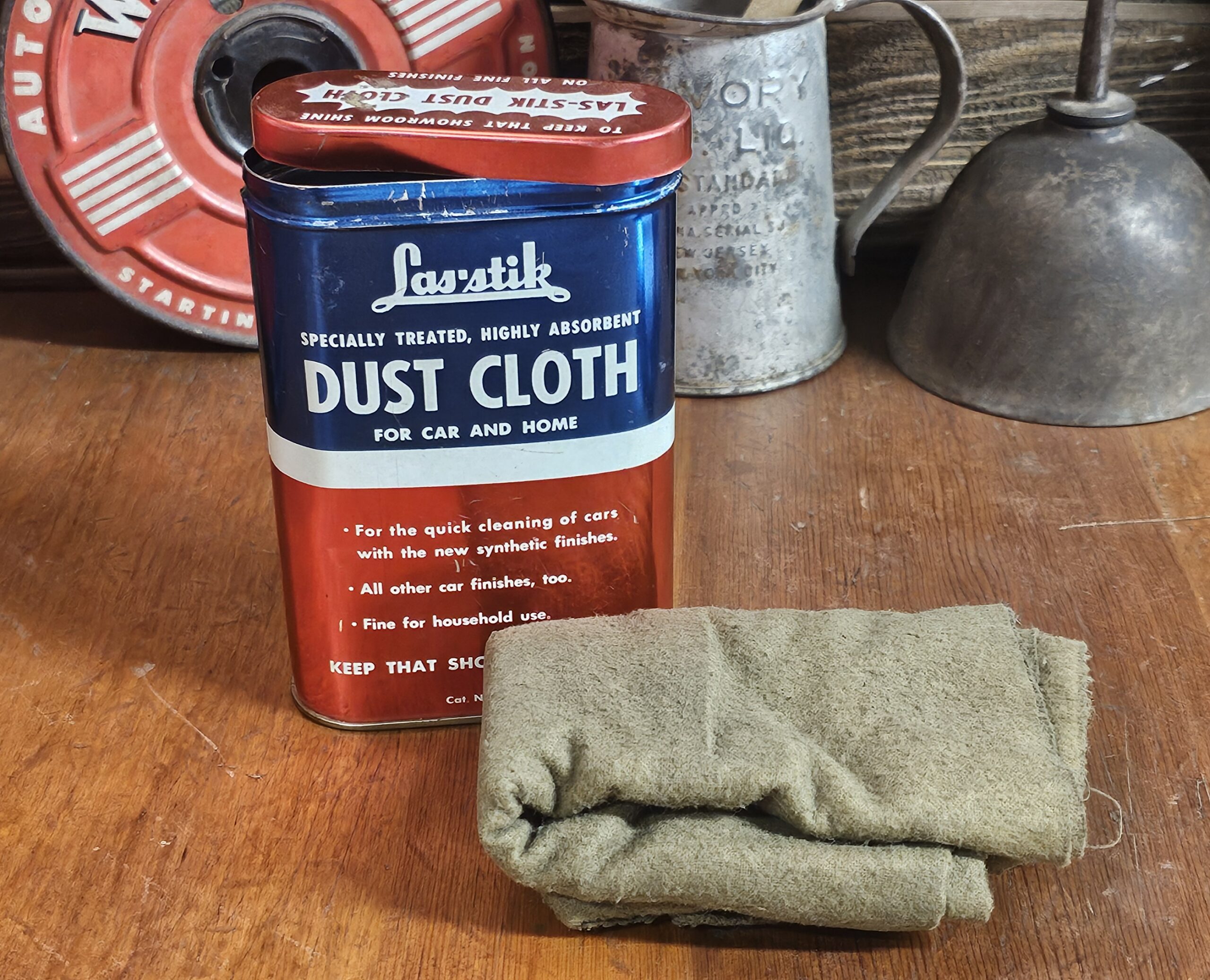Las-stik Dust Cloth Tin With Cloth Original