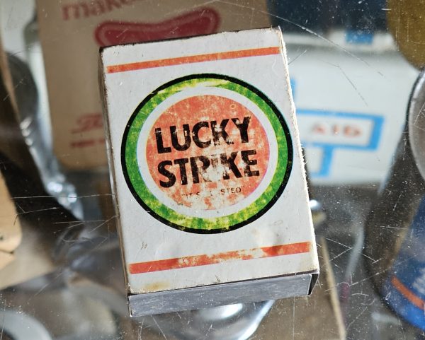 Lucky Strike Cigarettes Pocket Travel Ashtray Front