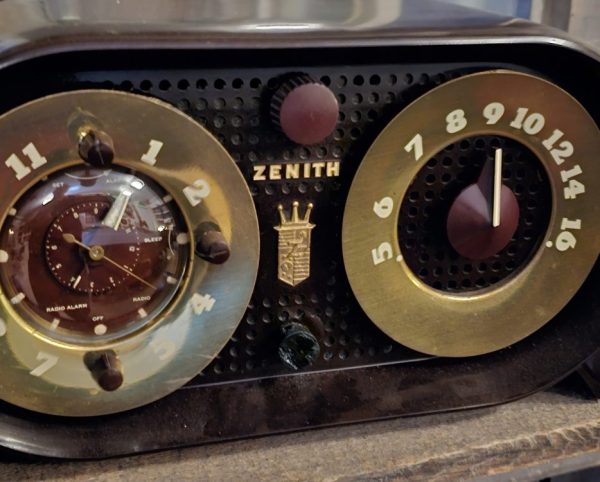 Zenith Model G516 ( Ch. 5G03) Radio Cork Lower Dial