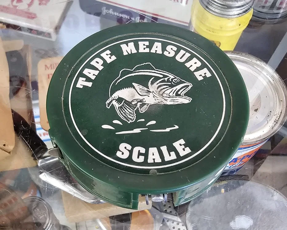 Skoal Fish Tape Measure Scale Tobacciana Collectble