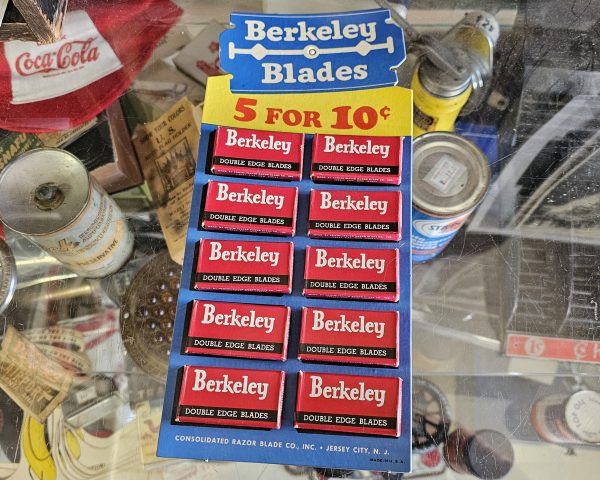 Berkeley Double Edge Blades Store Display