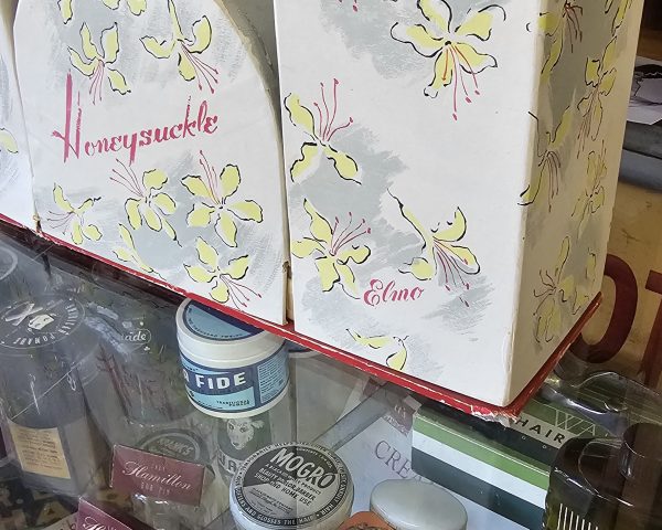 Honeysuckle Cologne Bath Oil Powder Set Box Wear