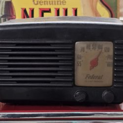 Federal Model 1040-TB Radio Bakelite