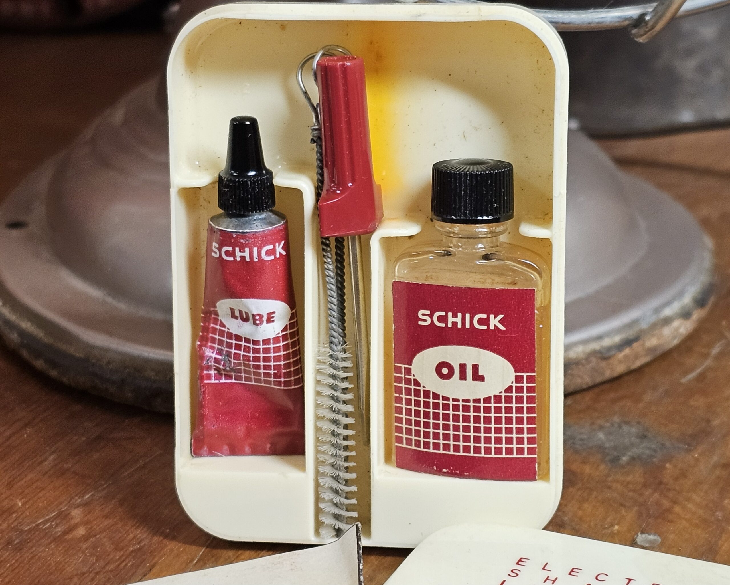 Schick Electric Shaver Lube Kit Items