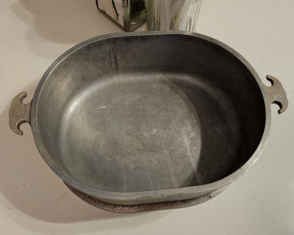 Guardian Service Cookware Roasting Pan With Lid Inside