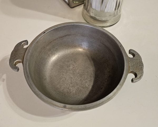 Guardian Service Cookware, Small Inside