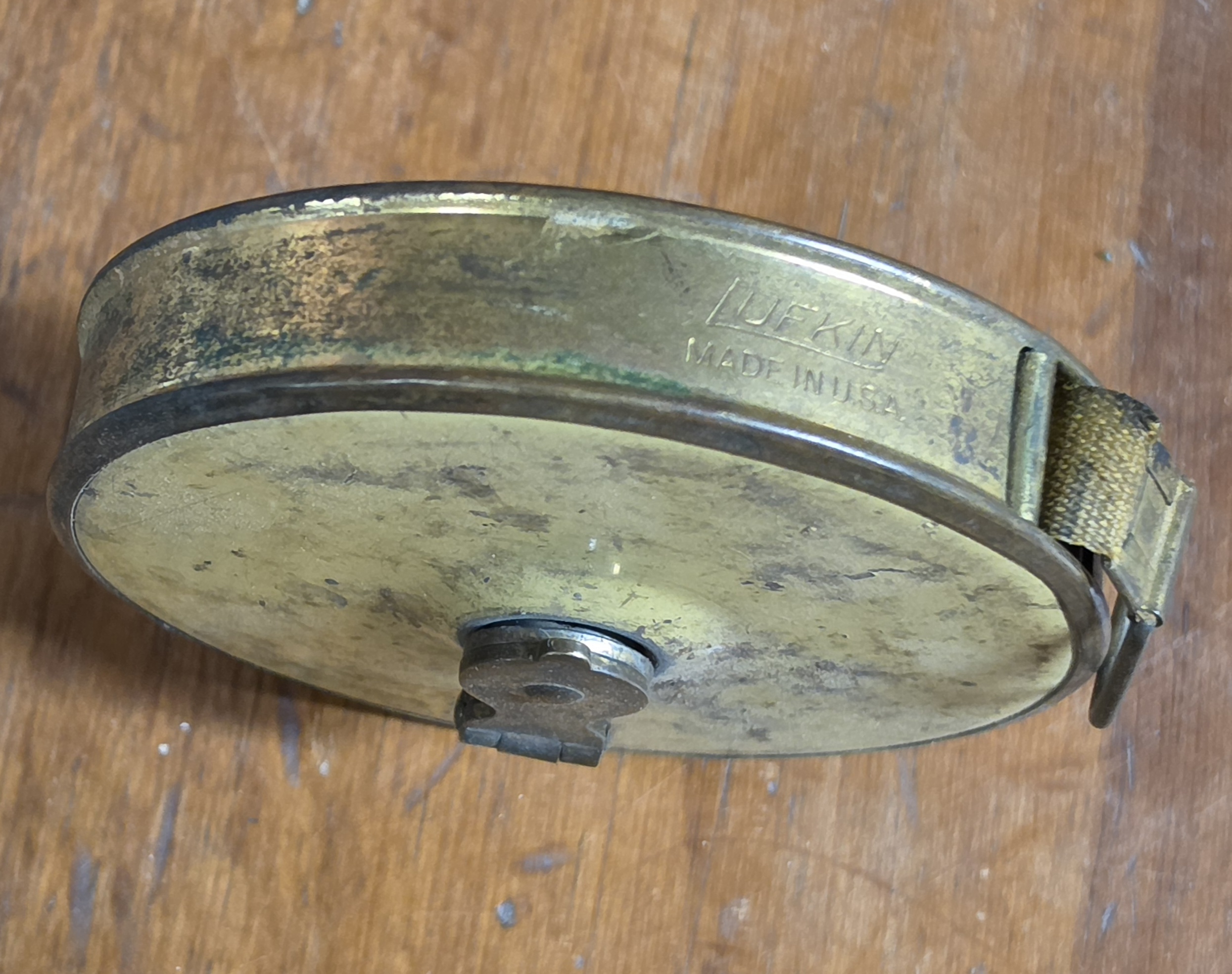Lufkin Hand-Wind Cloth Measuring Tape - Image 2