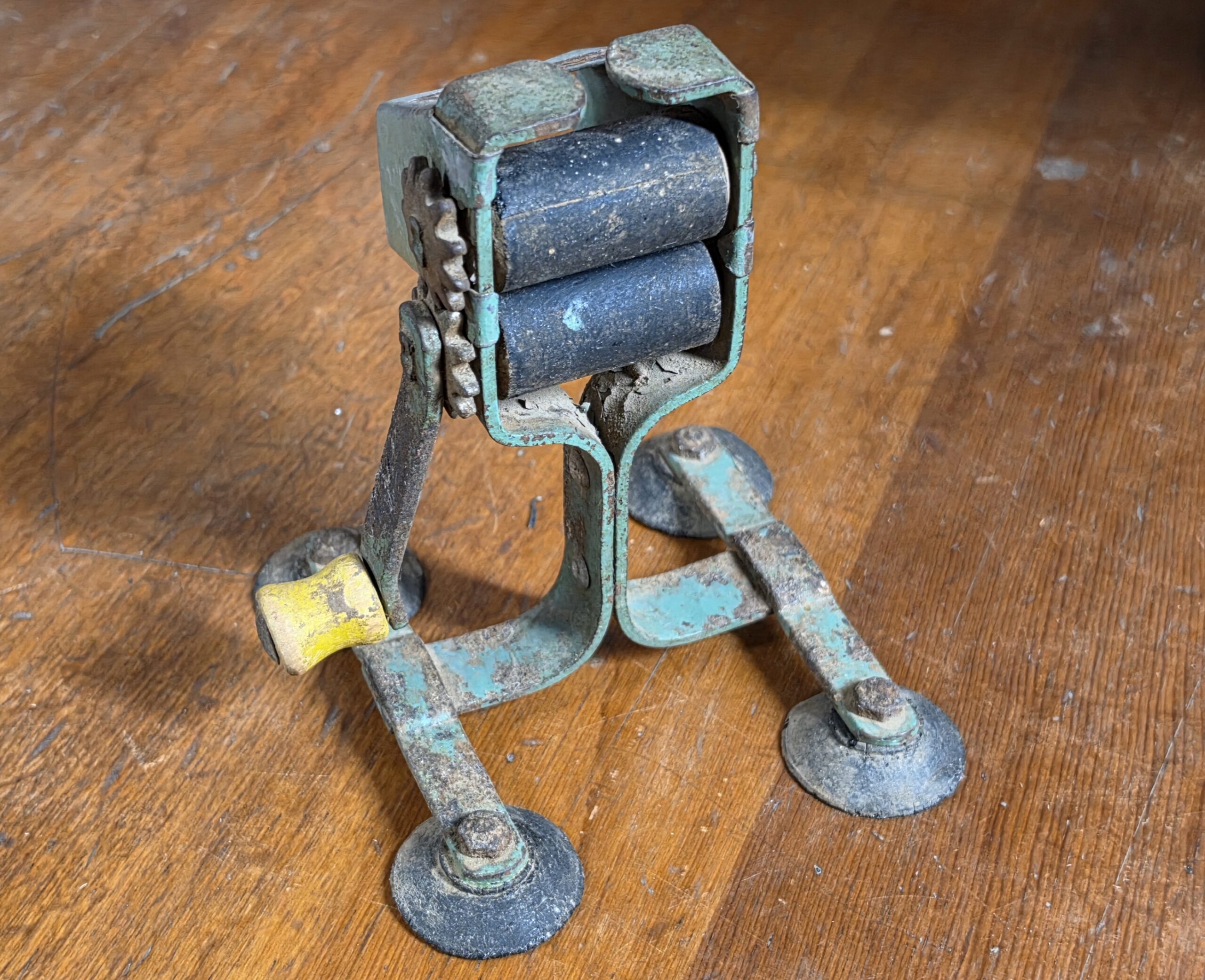 Holmes Pea Sheller Back