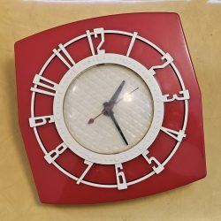 Spartus Red White Wall Clock 1950s 