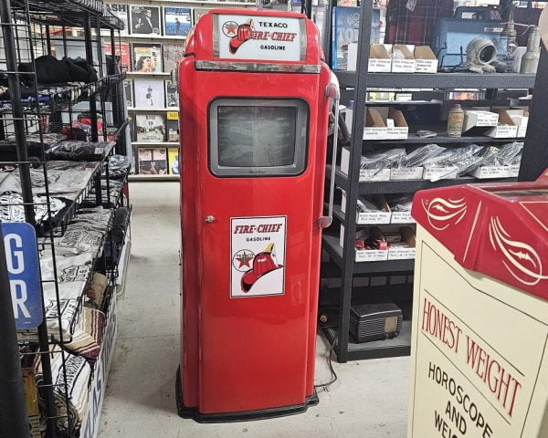 Texaco Fire-Chief Tokheim 305 Gas Pump, Restored