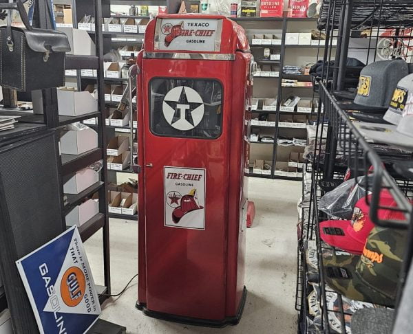 Texaco Fire Chief Tokheim 305 Gas Pump, Restored Back