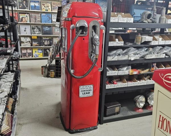 Texaco Fire Chief Tokheim 305 Gas Pump, Restored Hose Side