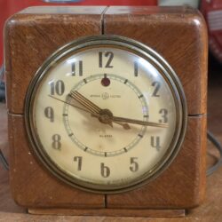 General Electric Alarm Clock Model 7H140