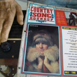 Country Song Roundup Magazine, August 1971