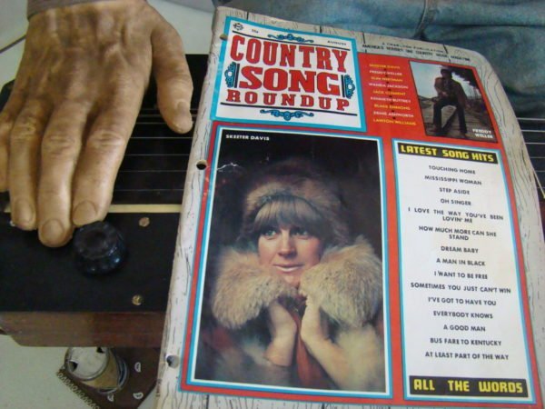 Country Song Roundup Magazine, August 1971