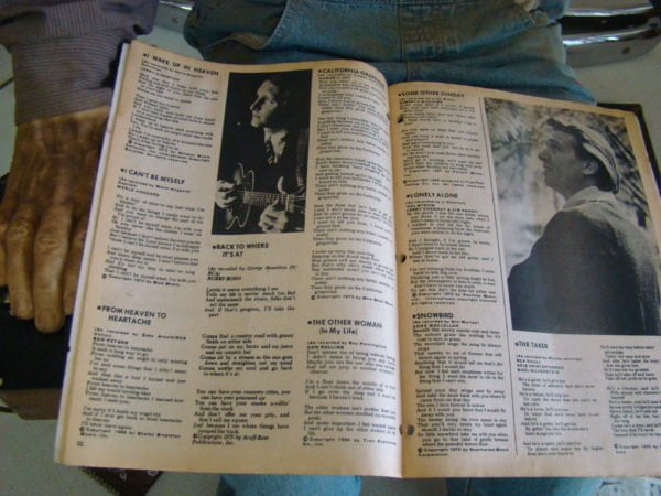 Country Song Roundup Magazine, February 1971 Open