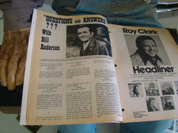 Country Song Roundup Magazine August 1972 Open