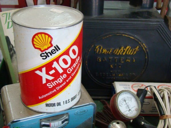 Shell X-100 Single Grade Motor Oil Cardboard Can