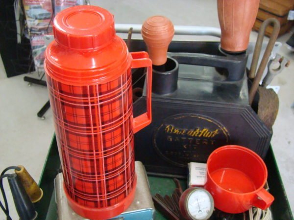 Aladdin Red, Black & White Plaid Thermos Open