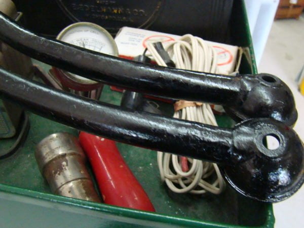 1929-31 Oil Return Pipe Close