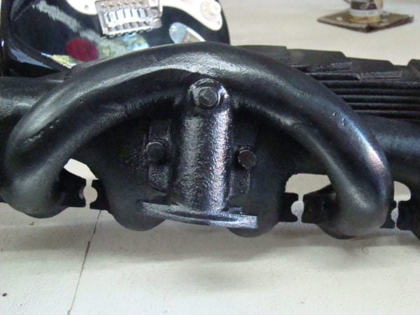 1928-31 Intake & Exhaust Manifold Close