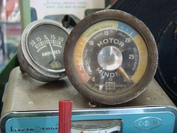 Stewart Warner Motor Minder Vacuum Gauge