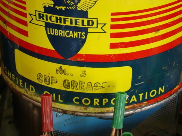 Richfield Oil Co. No. 3 Cup Grease Can Bottom