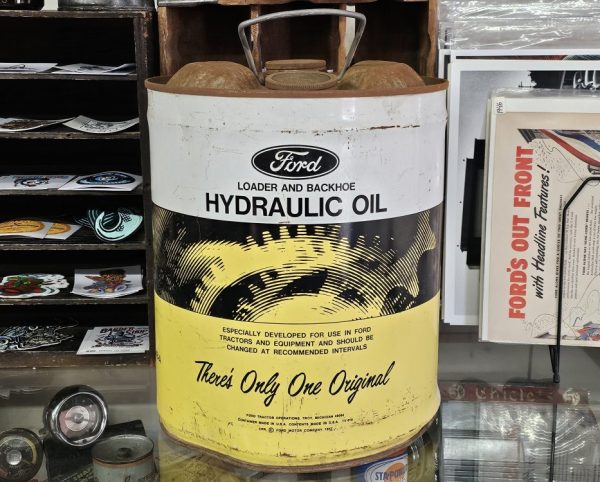 Ford Hydraulic Oil Can