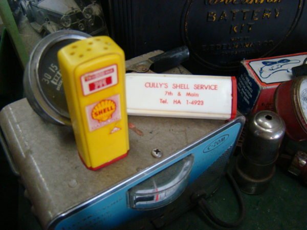 Shell Gas Pump Plastic Salt & Pepper Shakers Advertising