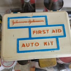 Johnson Johnson First Aid Auto Kit