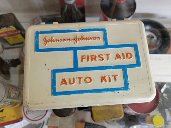 Johnson Johnson First Aid Auto Kit