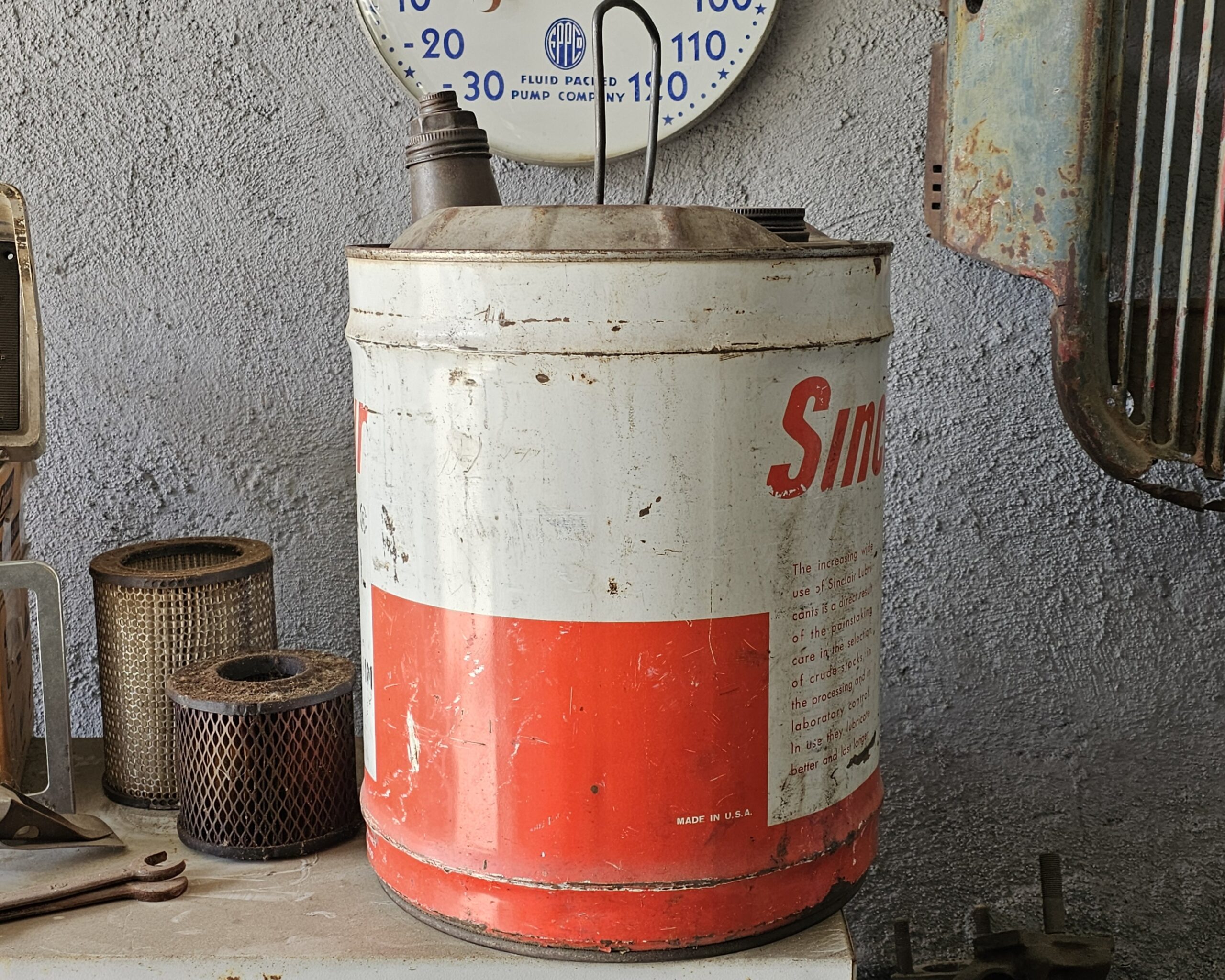 Sinclair Opaline Motor Oil Can Right