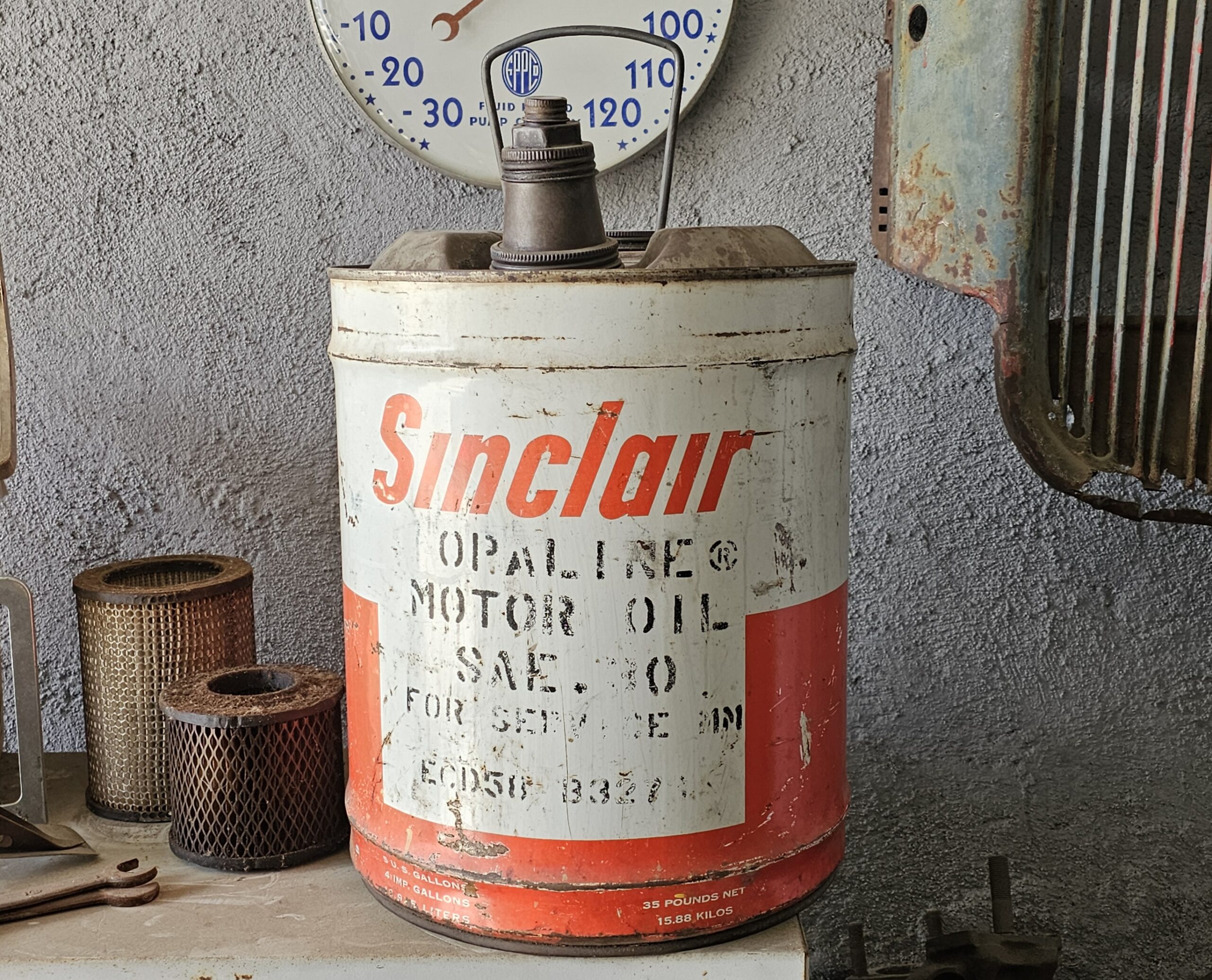 Sinclair Opaline Motor Oil Can