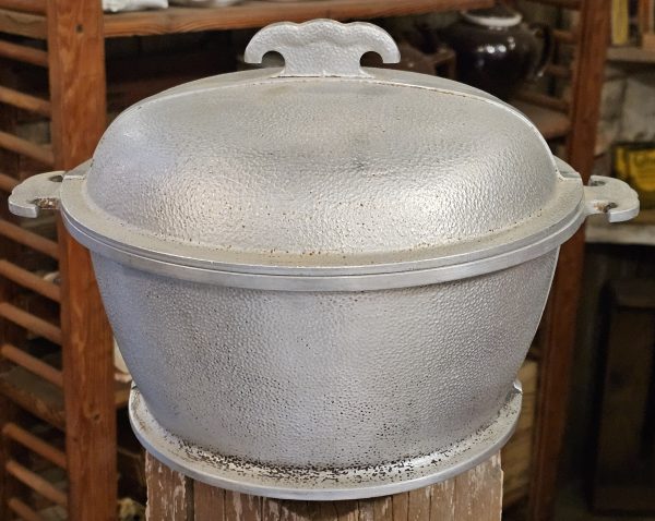 Guardian Service Cookware With Lid Back