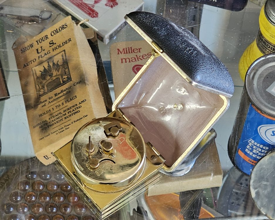 Elgin Wind Up Travel Alarm Clock Winders