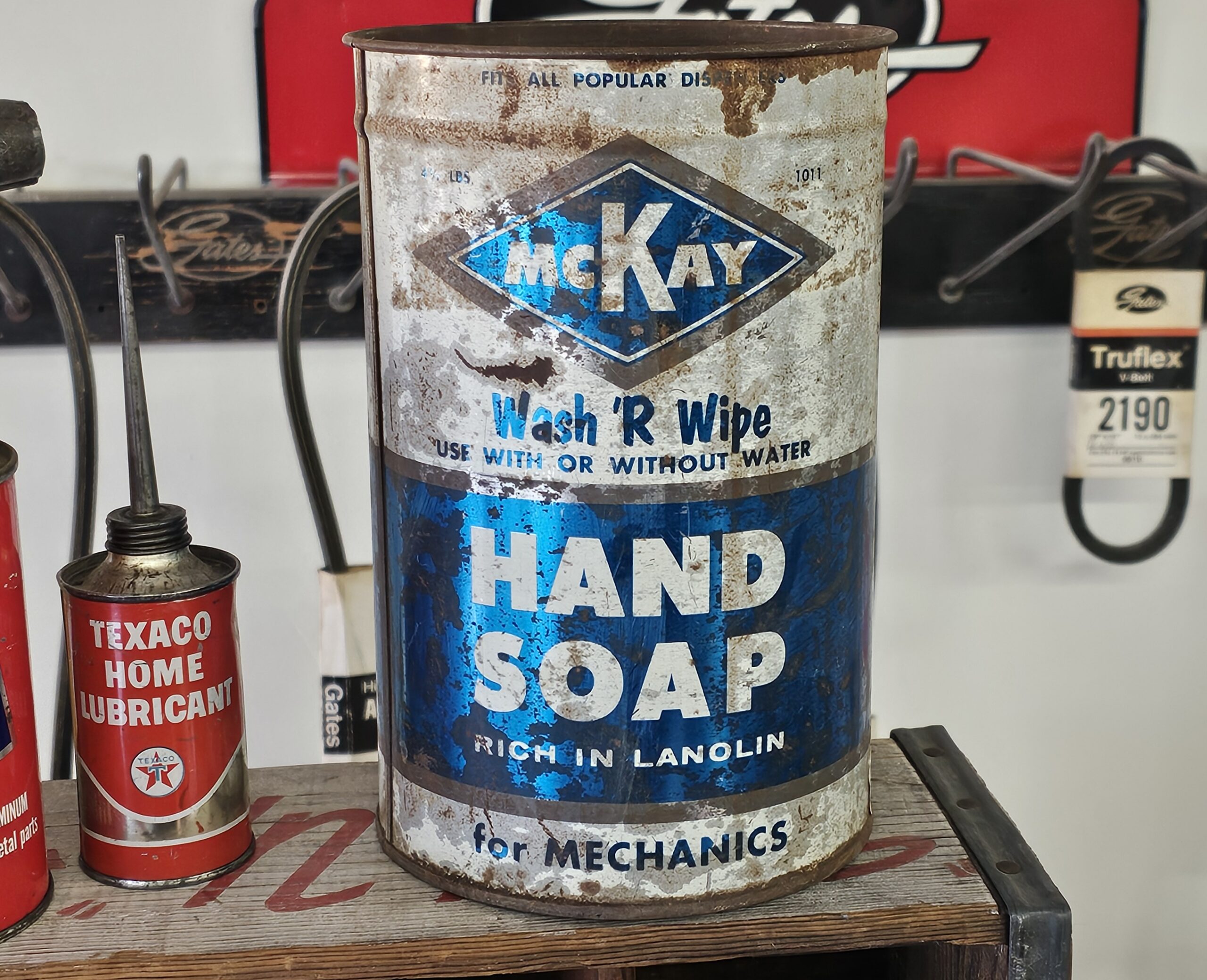 McKay Hand Soap For Mechanics Can Right