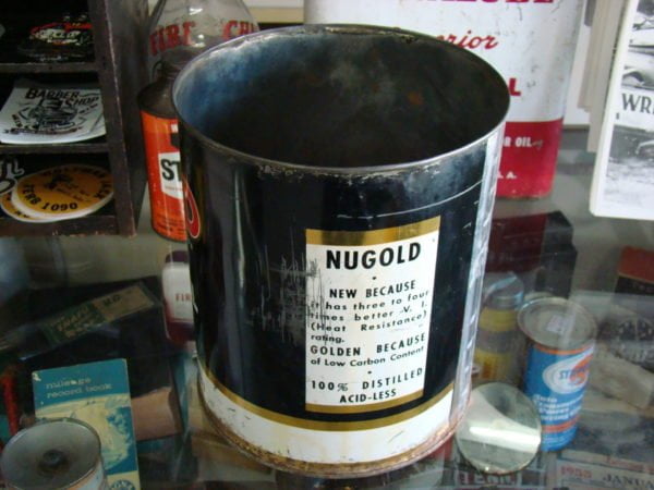 Nugold Motor Oil Can Back